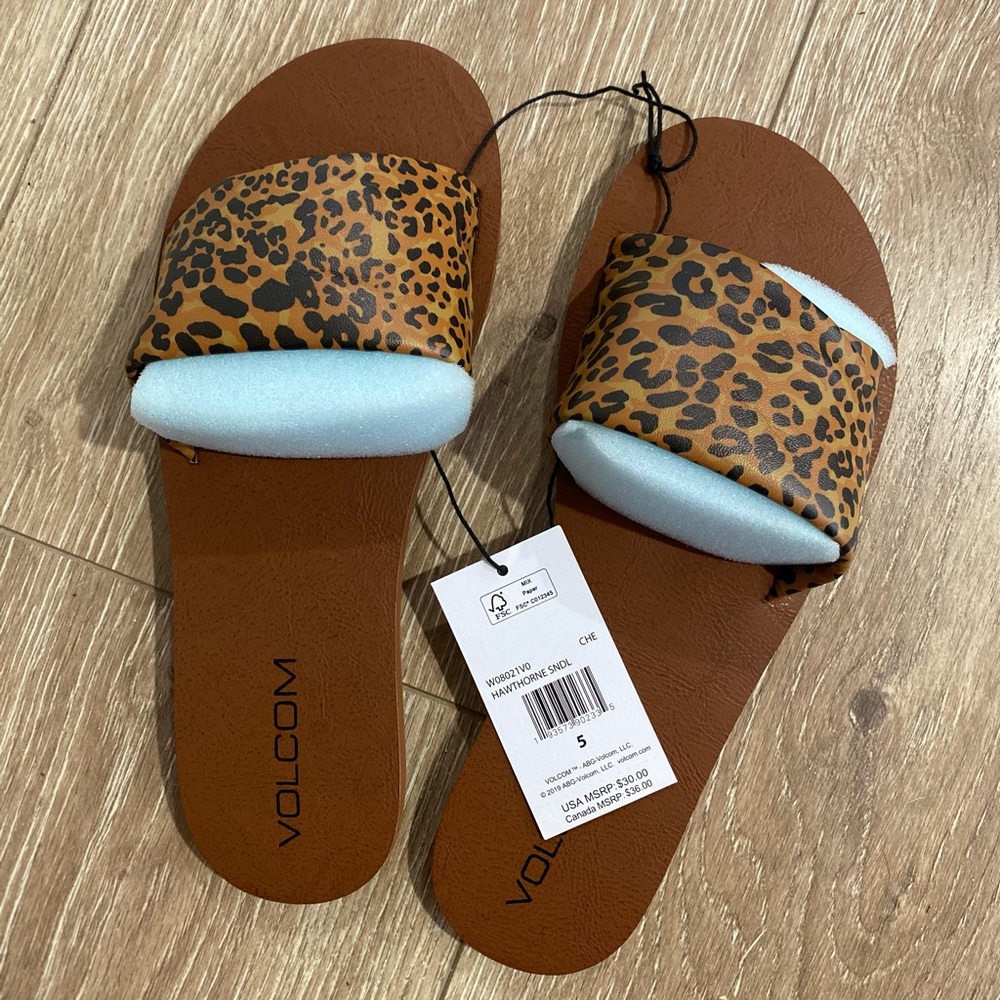 Volcom slides/ sandals